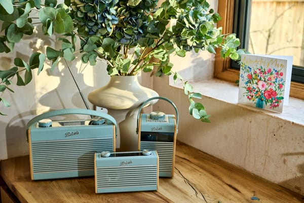 🇬🇧 Roberts – Warum wir plötzlich wieder ein Radio wollen